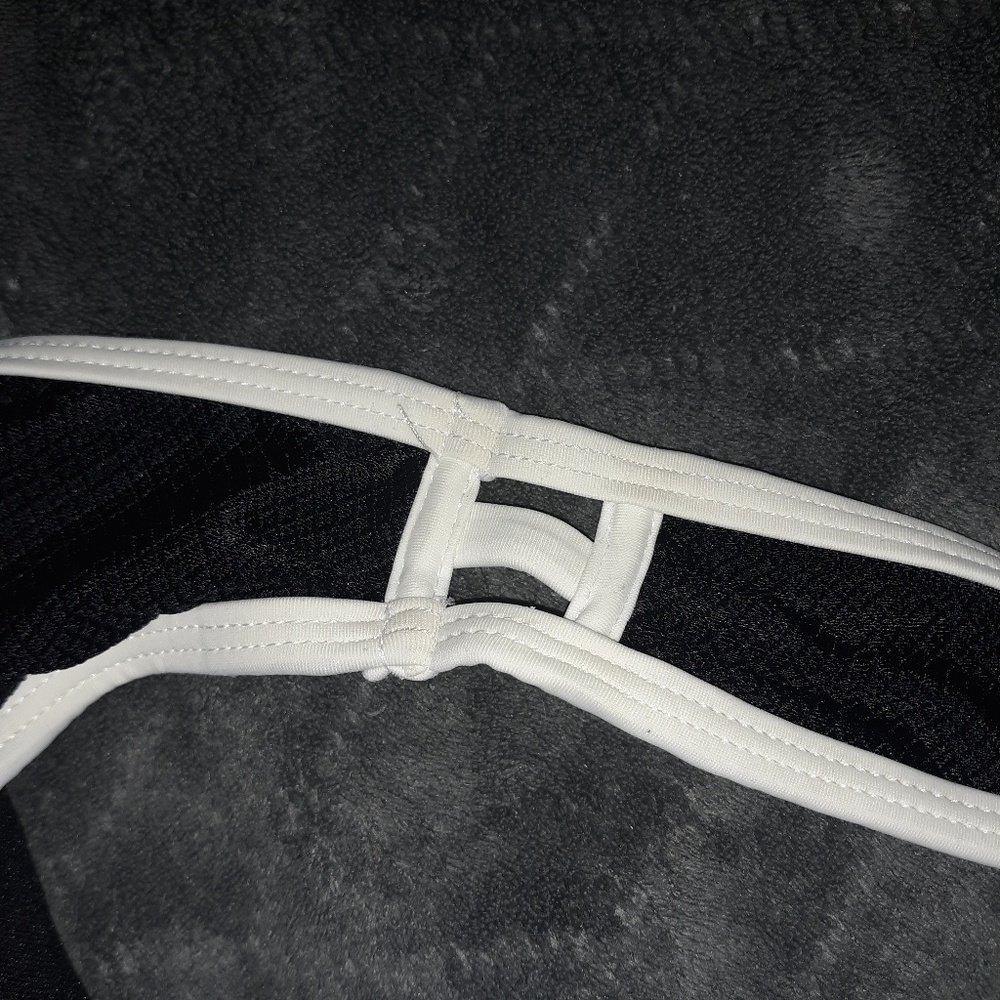 Two piece Bathing suit - Picture 2 of 5